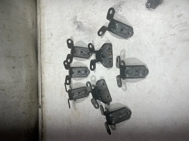 Петля двери Hyundai Tucson 3 2016