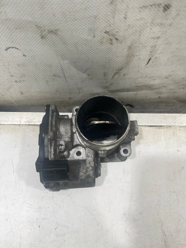 Дроссельная заслонка KIA Sorento 2 2010