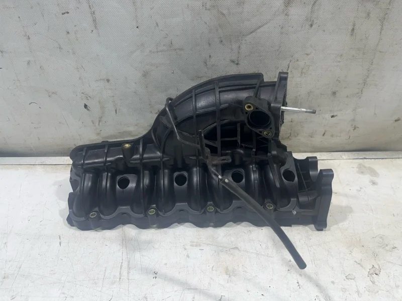 Коллектор впускной KIA Sorento 2 2010