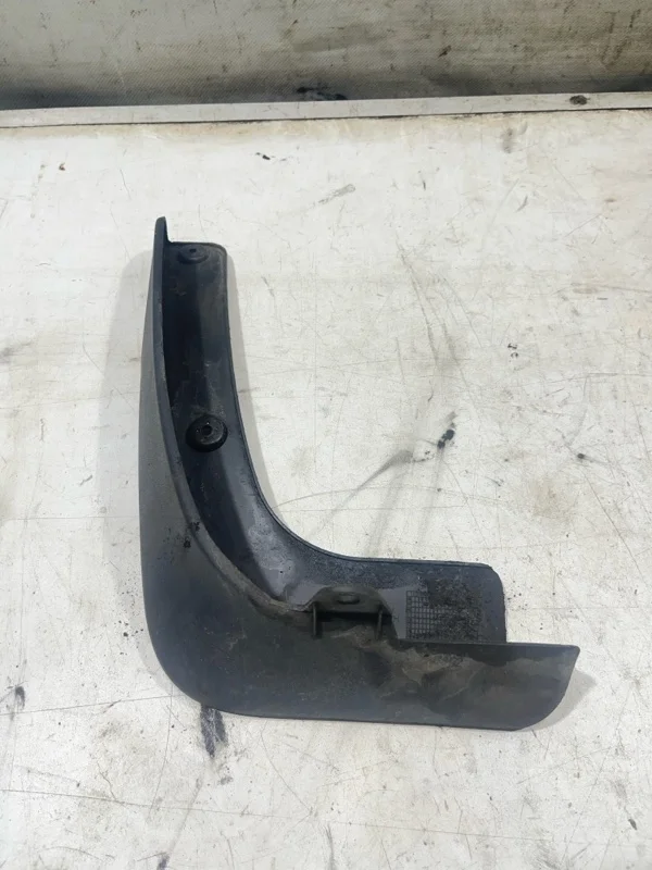 Брызговик задний левый KIA Sorento 2 2010