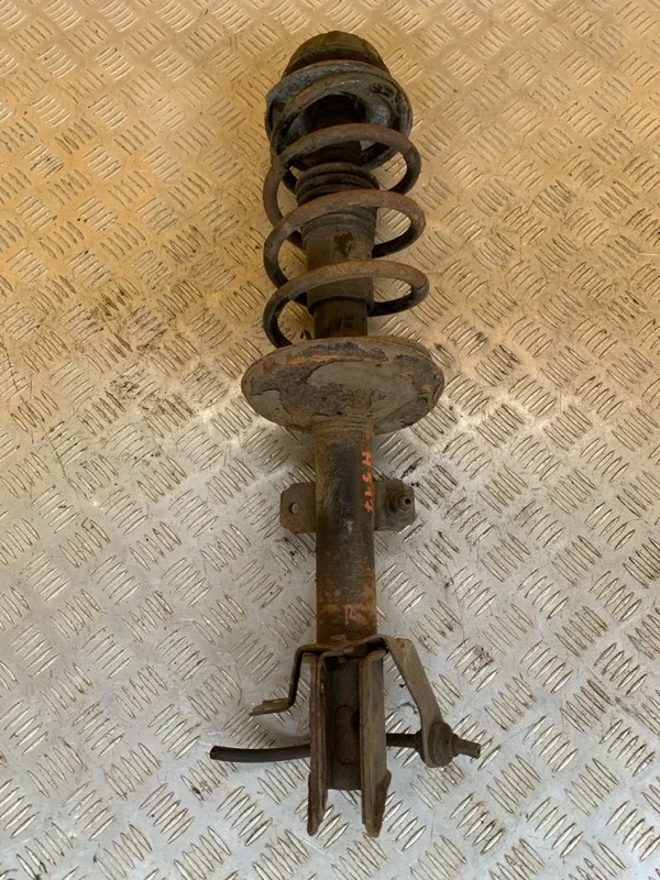 Амортизатор передний правый Dacia Duster 2010-2017 2014 543026656R 1.5 D K9K858