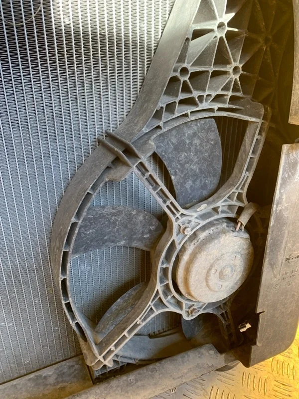 Вентилятор радиатора Nissan Navara (D40) 2004-2015 2008 92120EB400 ПИКАП 2.5 D YD25DDTI