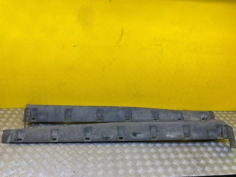 Накладка на порог (наружная) Dacia Duster 2010-2017 2016 764266145R 1.6 I