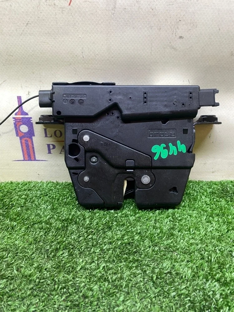 Замок багажника BMW F10