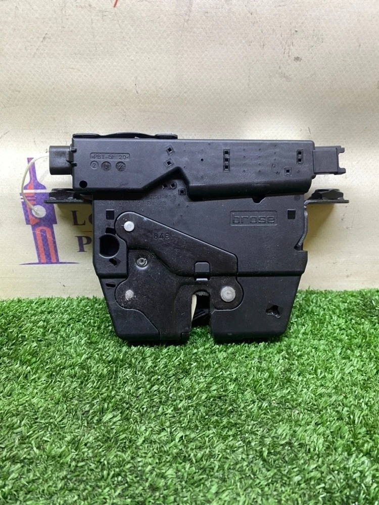 Замок багажника BMW F30