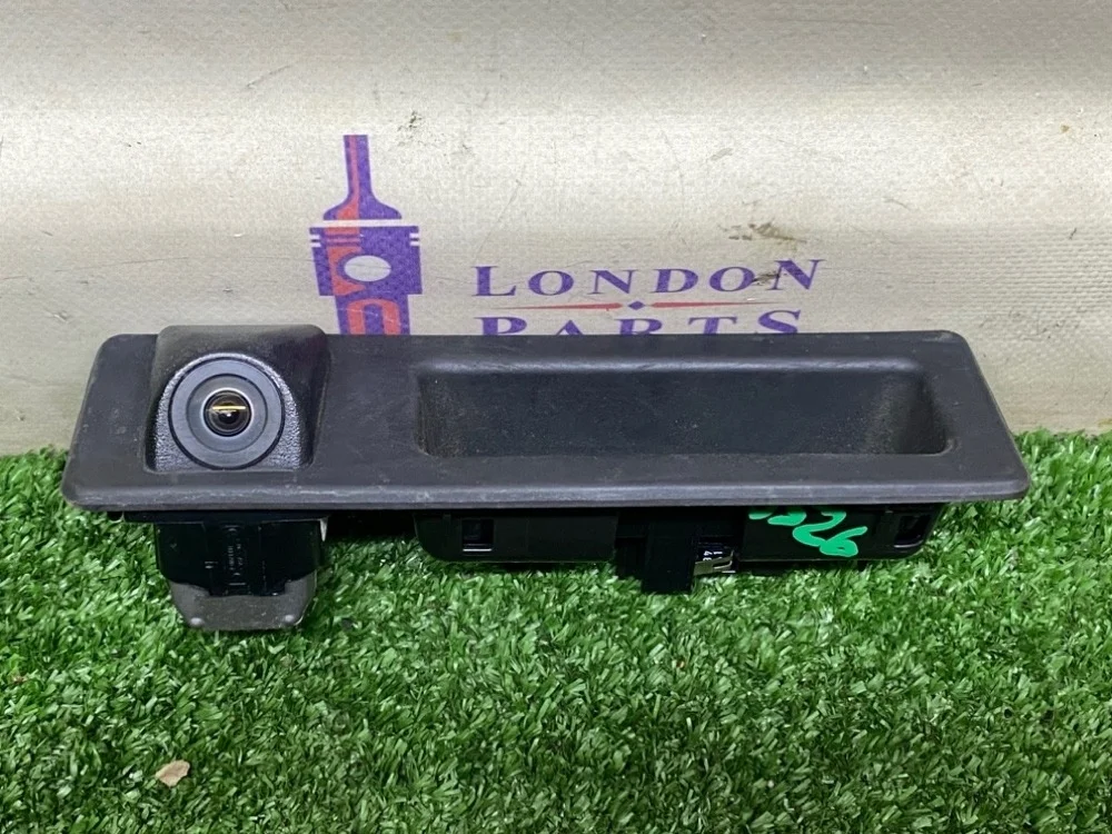 Камера заднего вида BMW F30