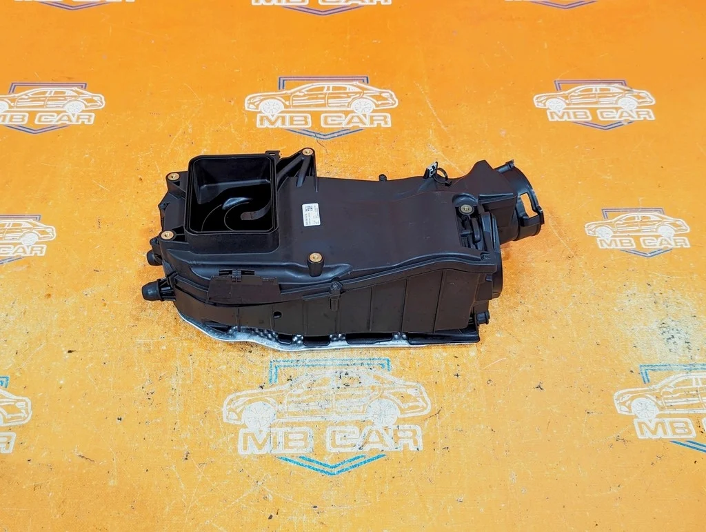 Корпус воздушного фильтра Mercedes-Benz