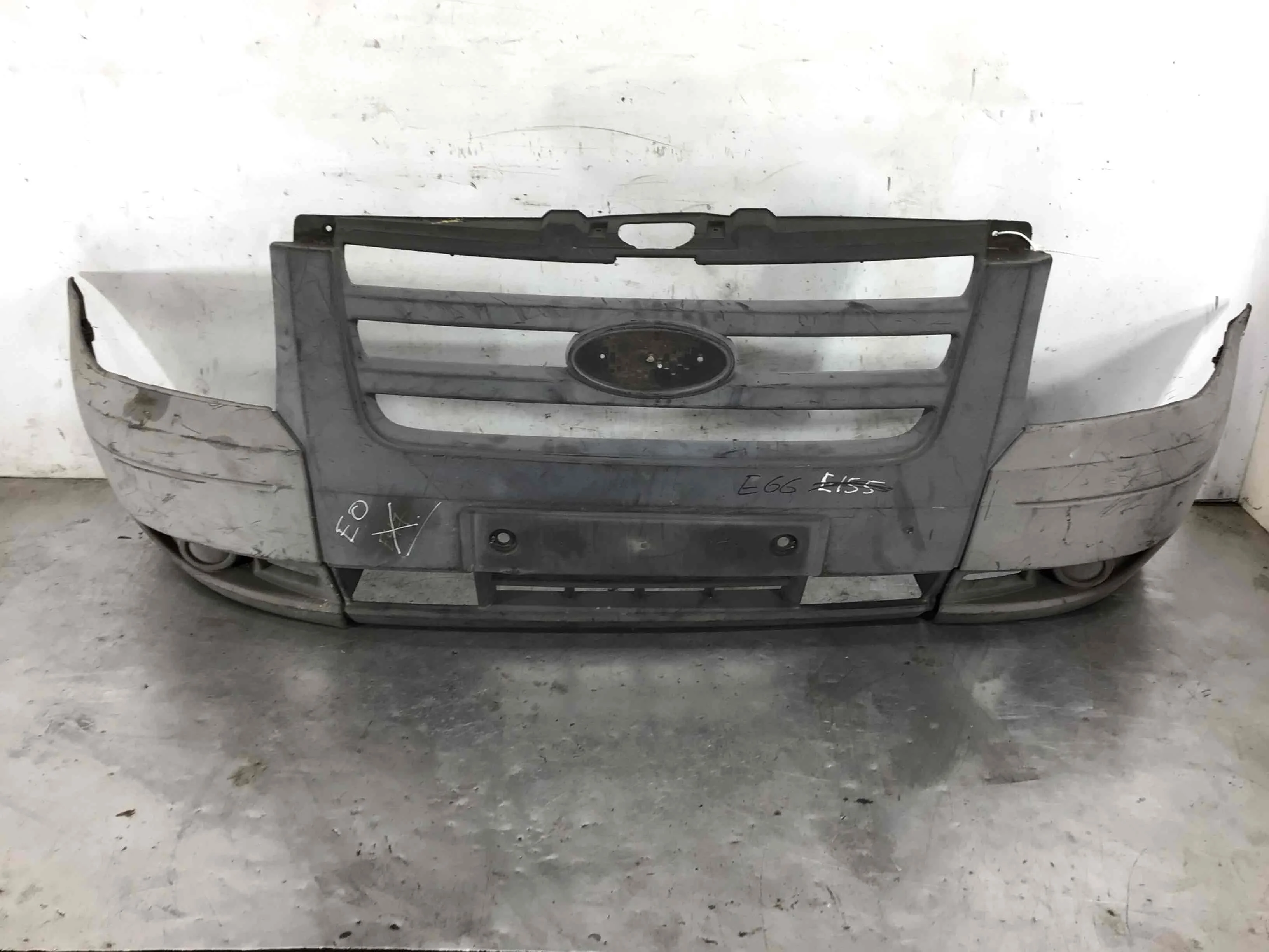 Бампер передний Ford Transit 3 поколение [рестайлинг] (2006-2013) дизель 2.2 TDI Механика Микроавтобус