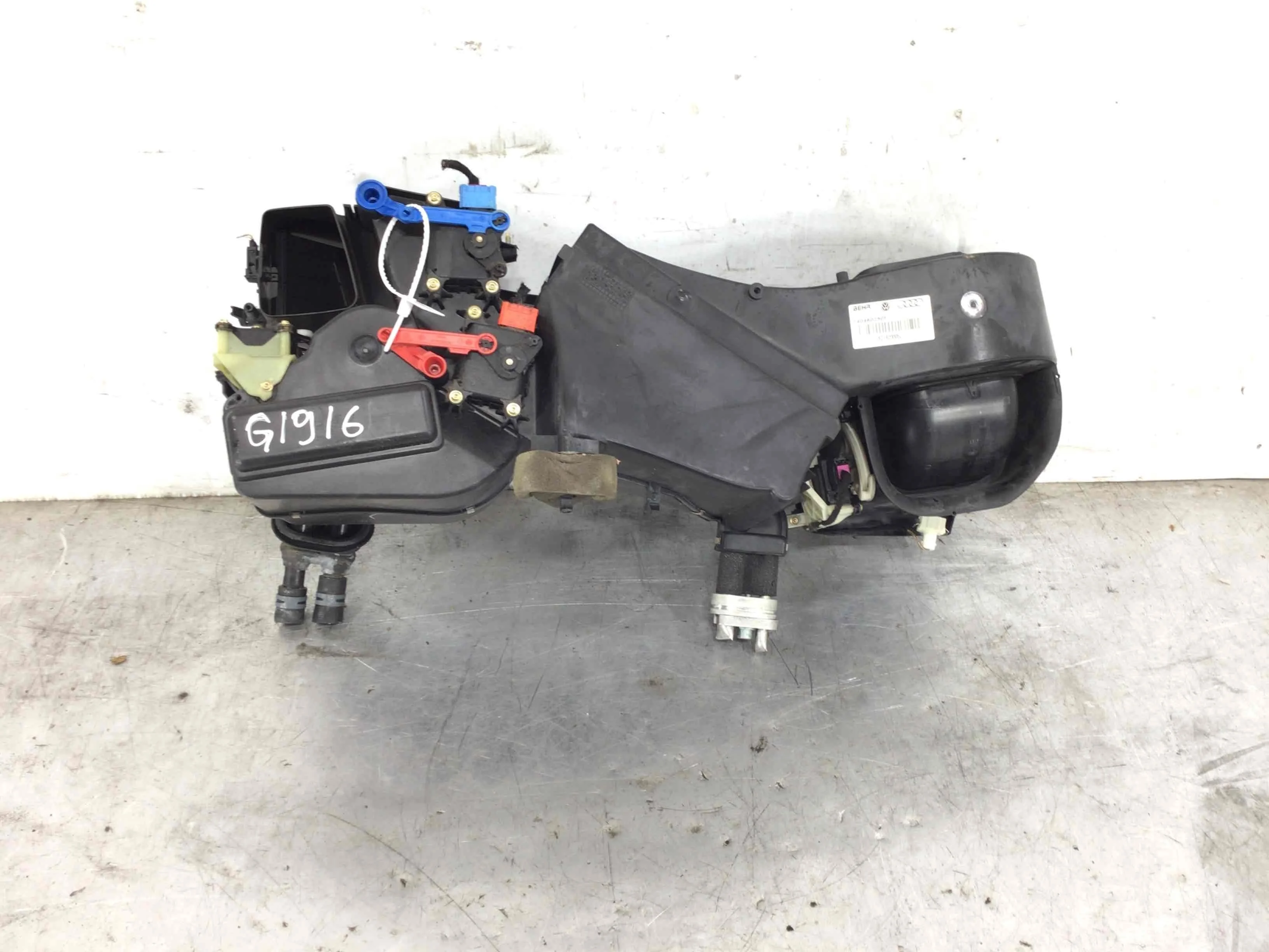 Отопитель в сборе (печка) Audi A4 B5 (1994-1999) бензин 1.6 i Механика Седан