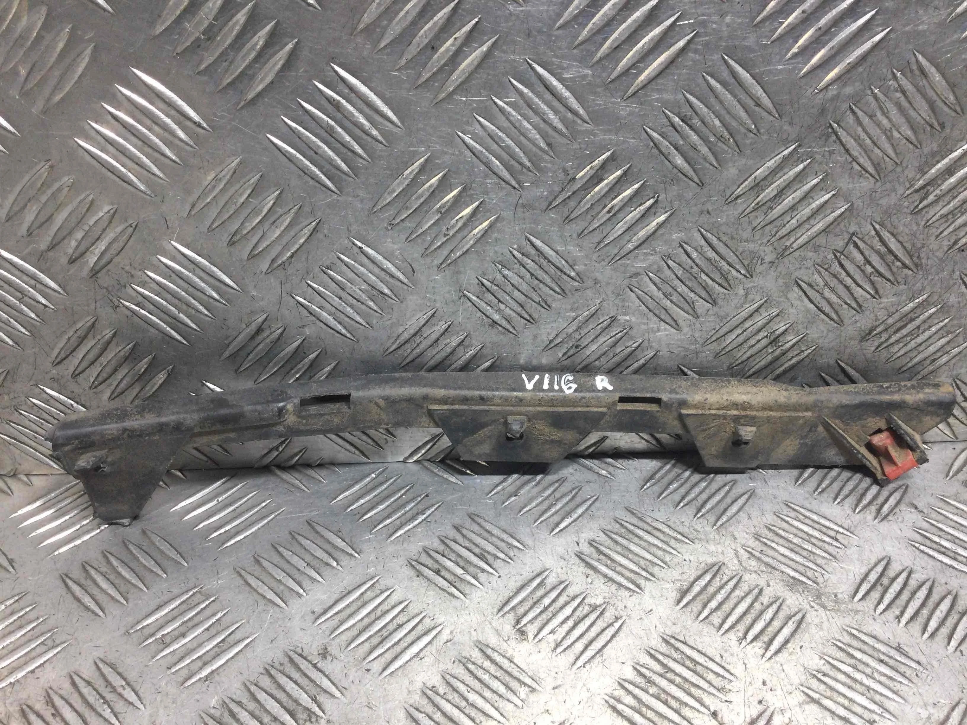 Кронштейн бампера переднего Opel Vectra C (2002-2005) дизель 3.0 DTI Автомат Универсал