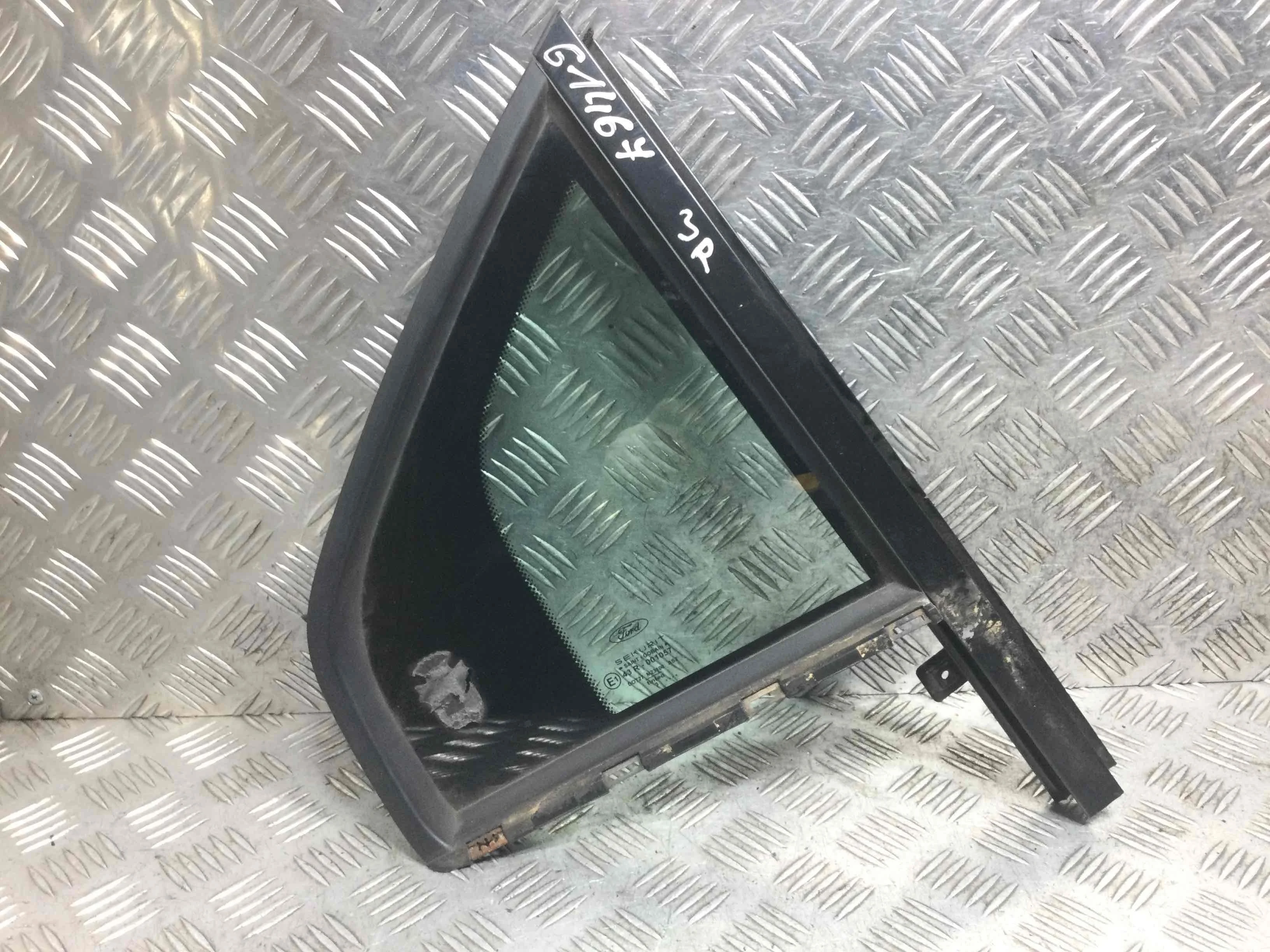 Форточка задняя правая Ford Mondeo 3 поколение (2000-2003) дизель 2.0 TDCi Автомат Седан