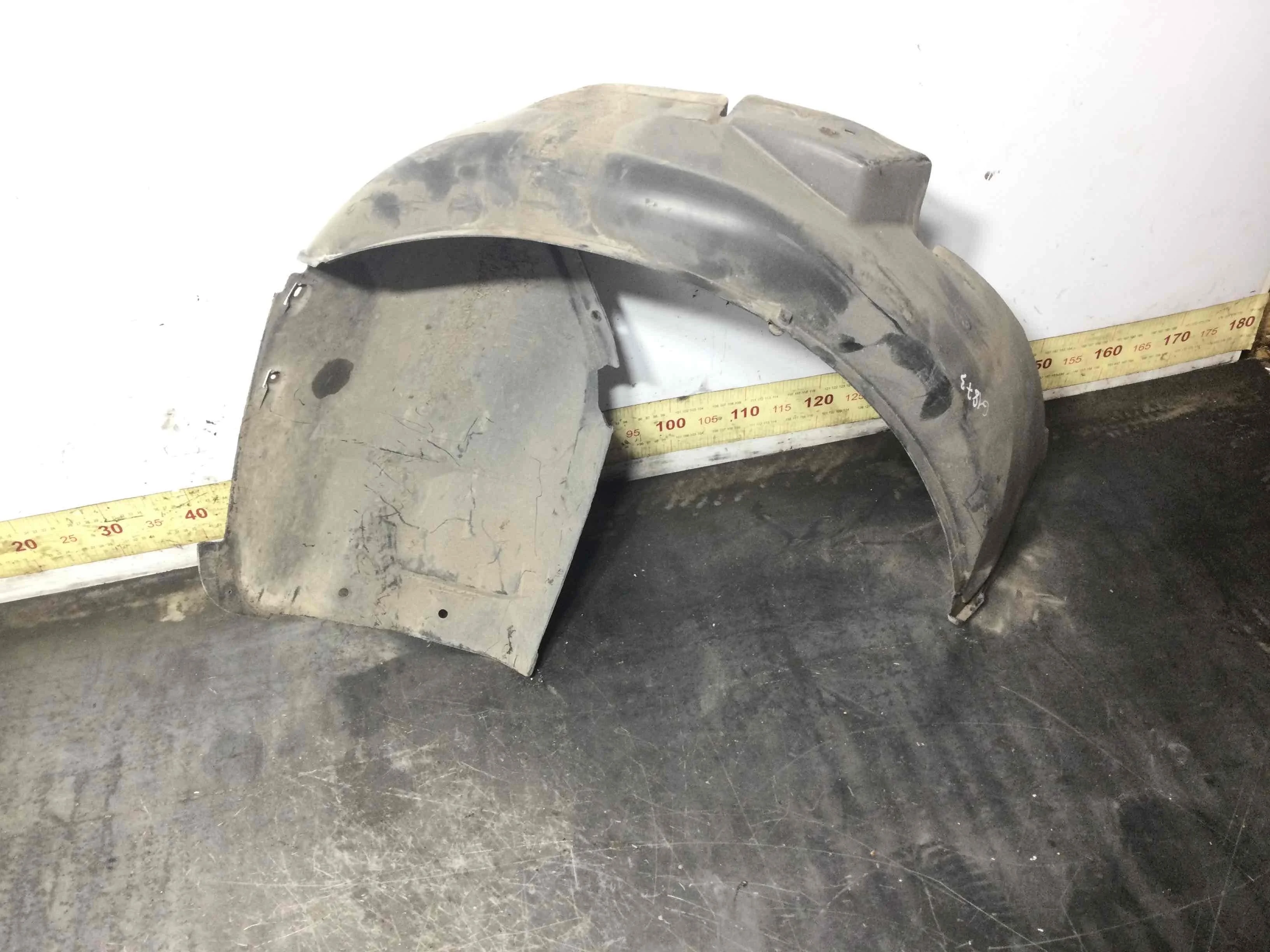 Защита арок передняя левая (подкрылок) Audi A4 B5 (1994-1999) бензин 1.6 i Механика Седан