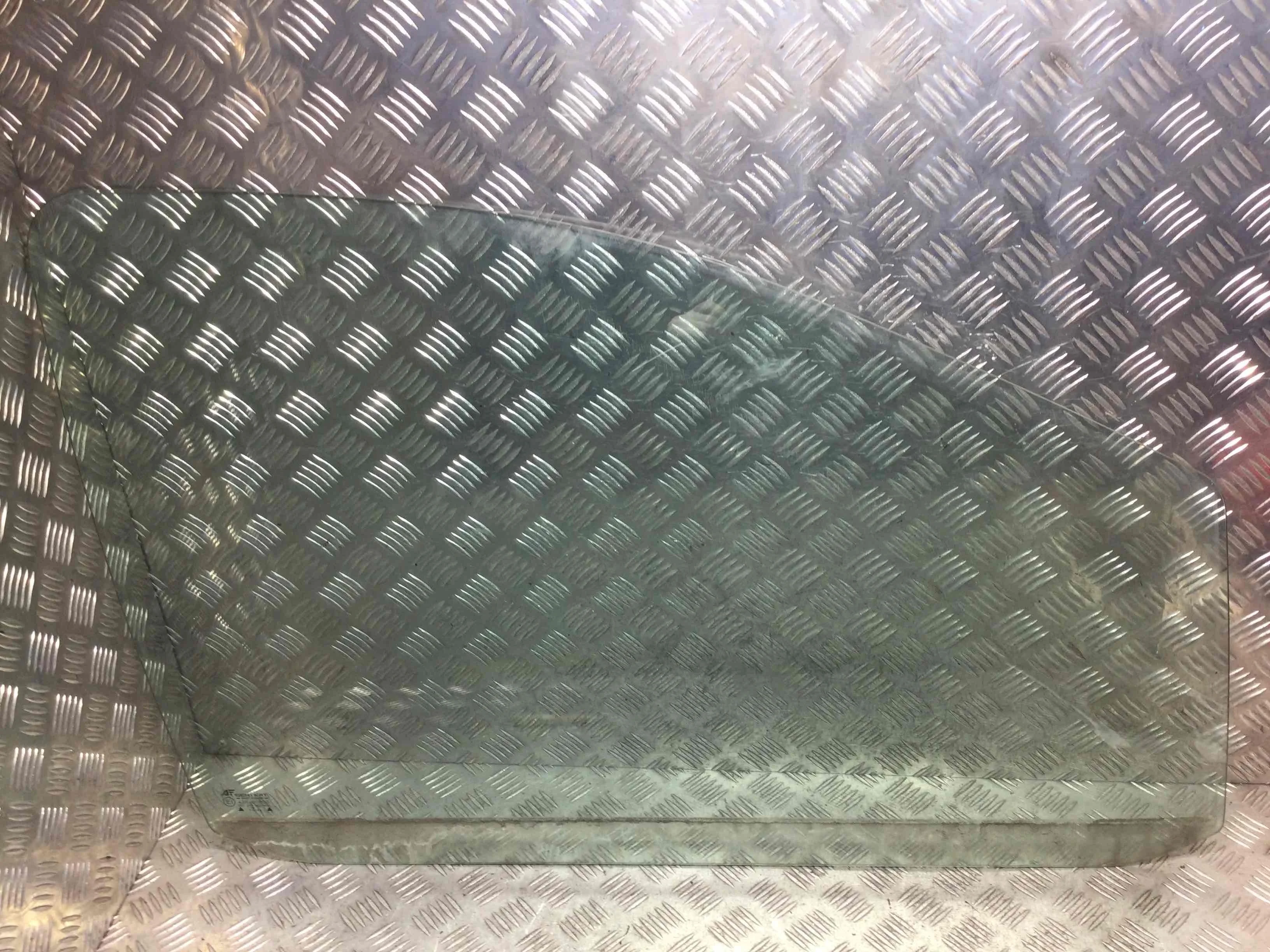 Стекло двери передней правой Volkswagen Sharan 1 поколение [рестайлинг] (2000-2003) дизель 1.9 TDI Автомат Минивэн