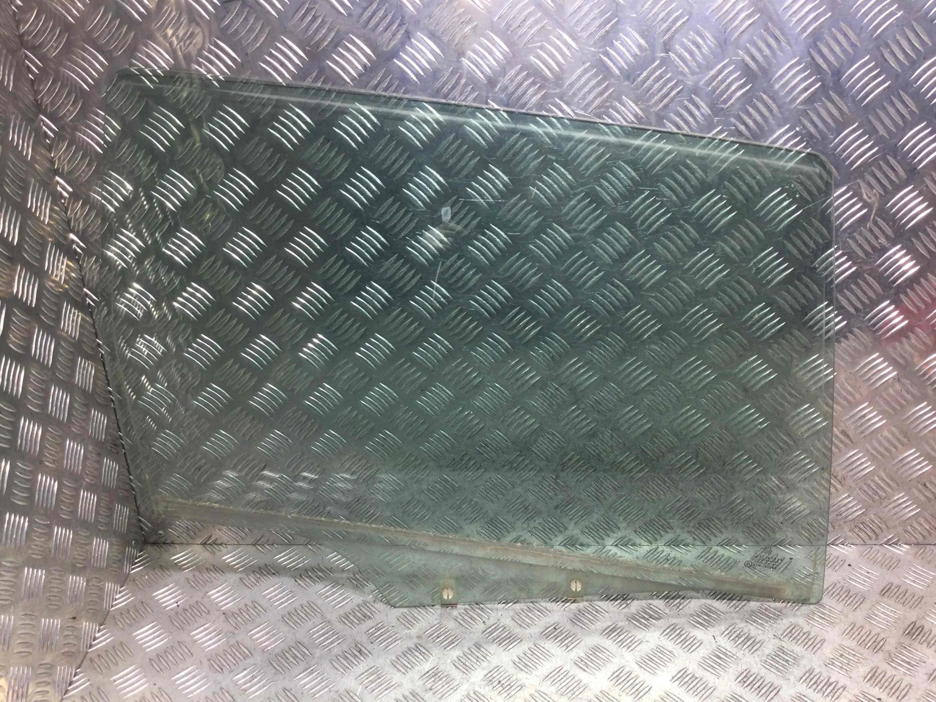 Стекло двери задней правой Peugeot 307 1 поколение (2001-2005) бензин 1.6 i Механика Универсал