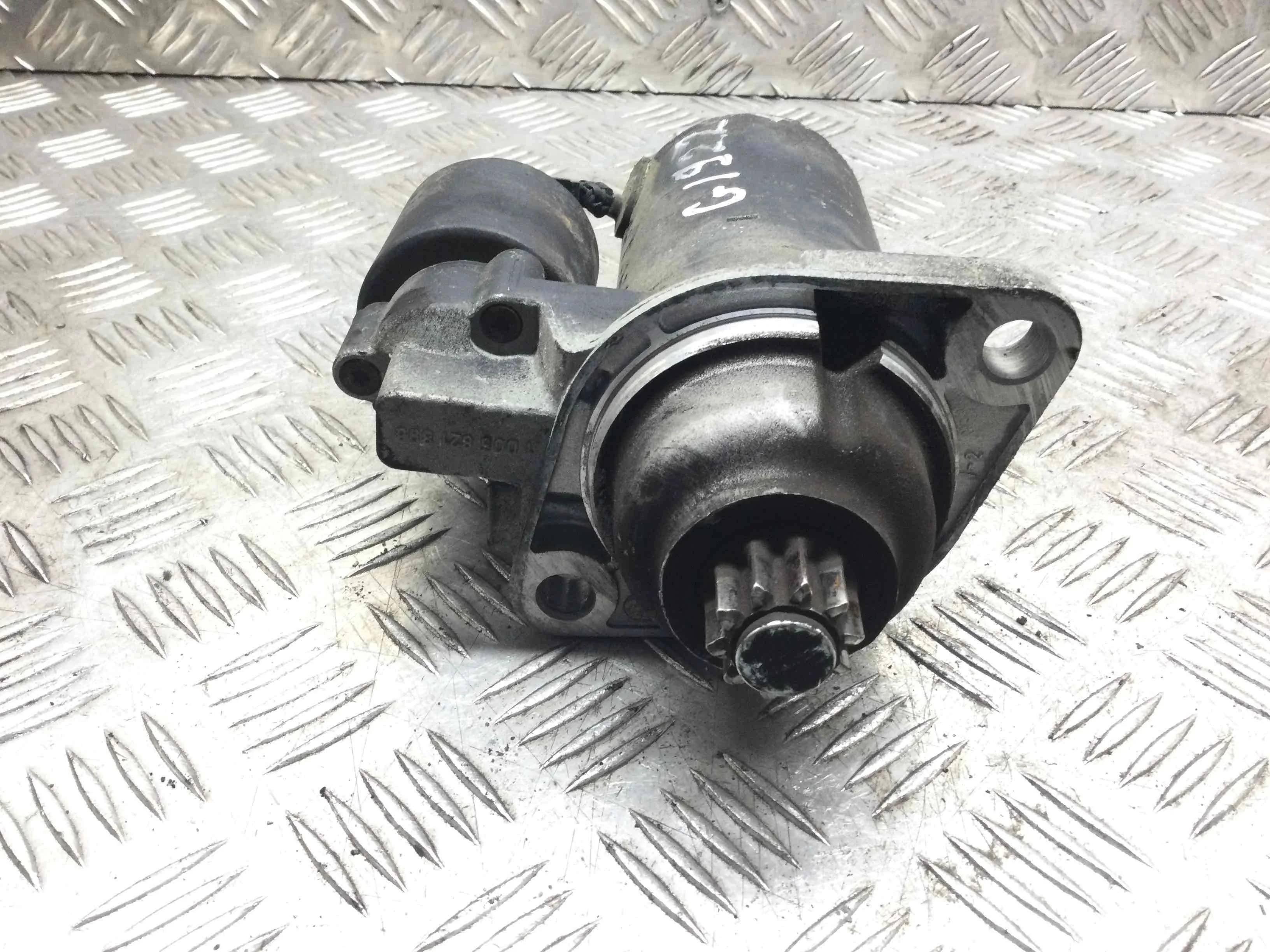 Стартер Volkswagen Beetle A4 (1997-2005) бензин 1.6 i Механика Х/б