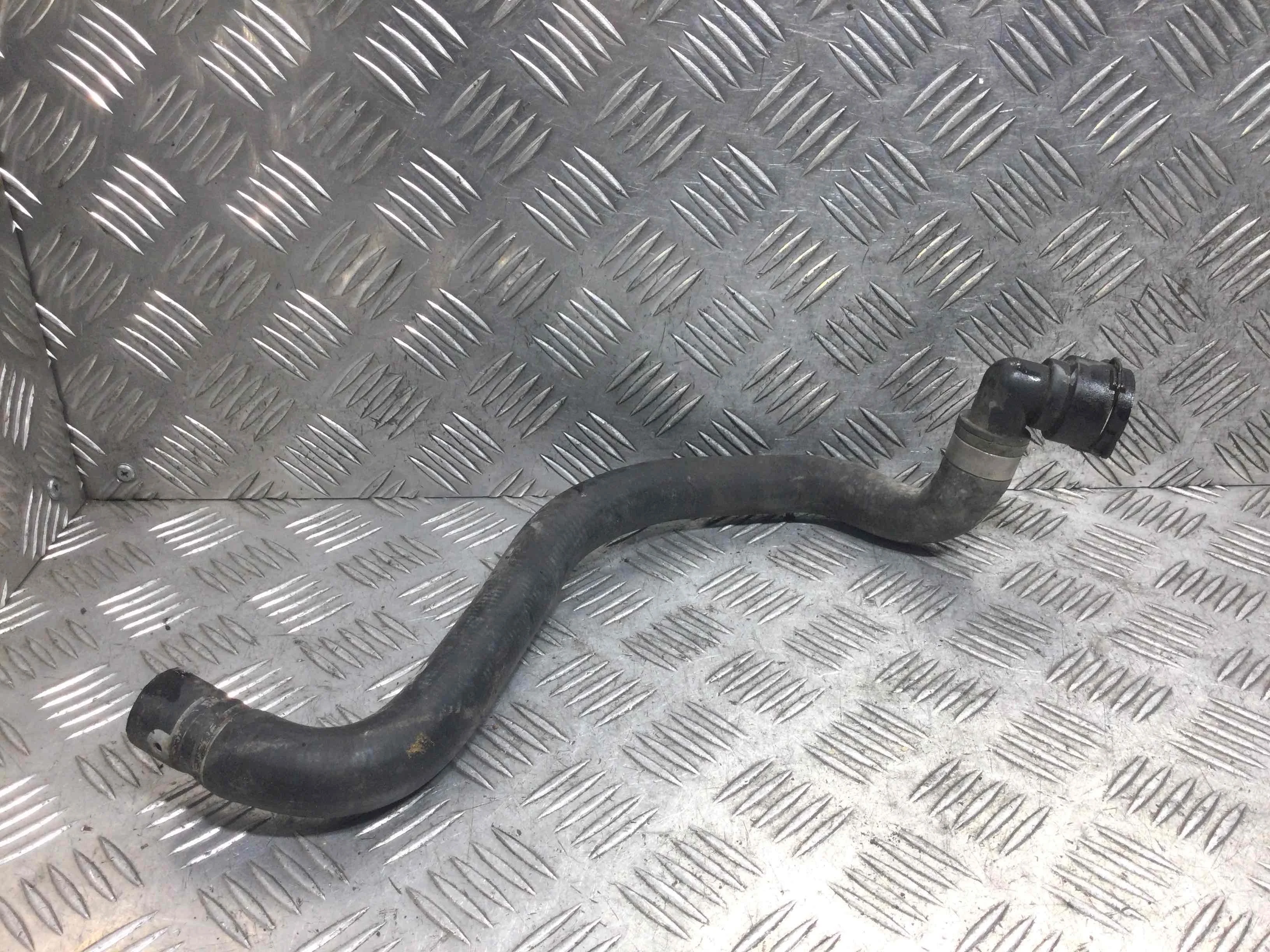 Патрубок (трубопровод, шланг) Audi A4 B5 [рестайлинг] (1999-2001) бензин 1.6 i Механика Универсал