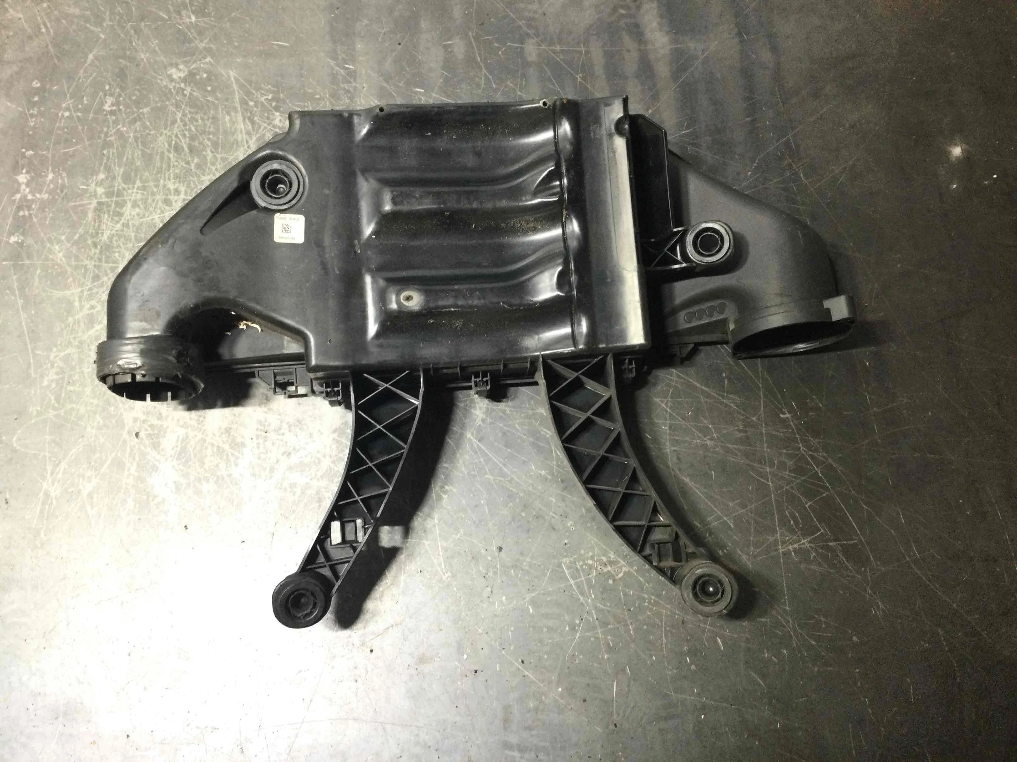 Корпус воздушного фильтра BMW X5 E70 (2006-2010) дизель 3.0 TD Автомат Кроссовер