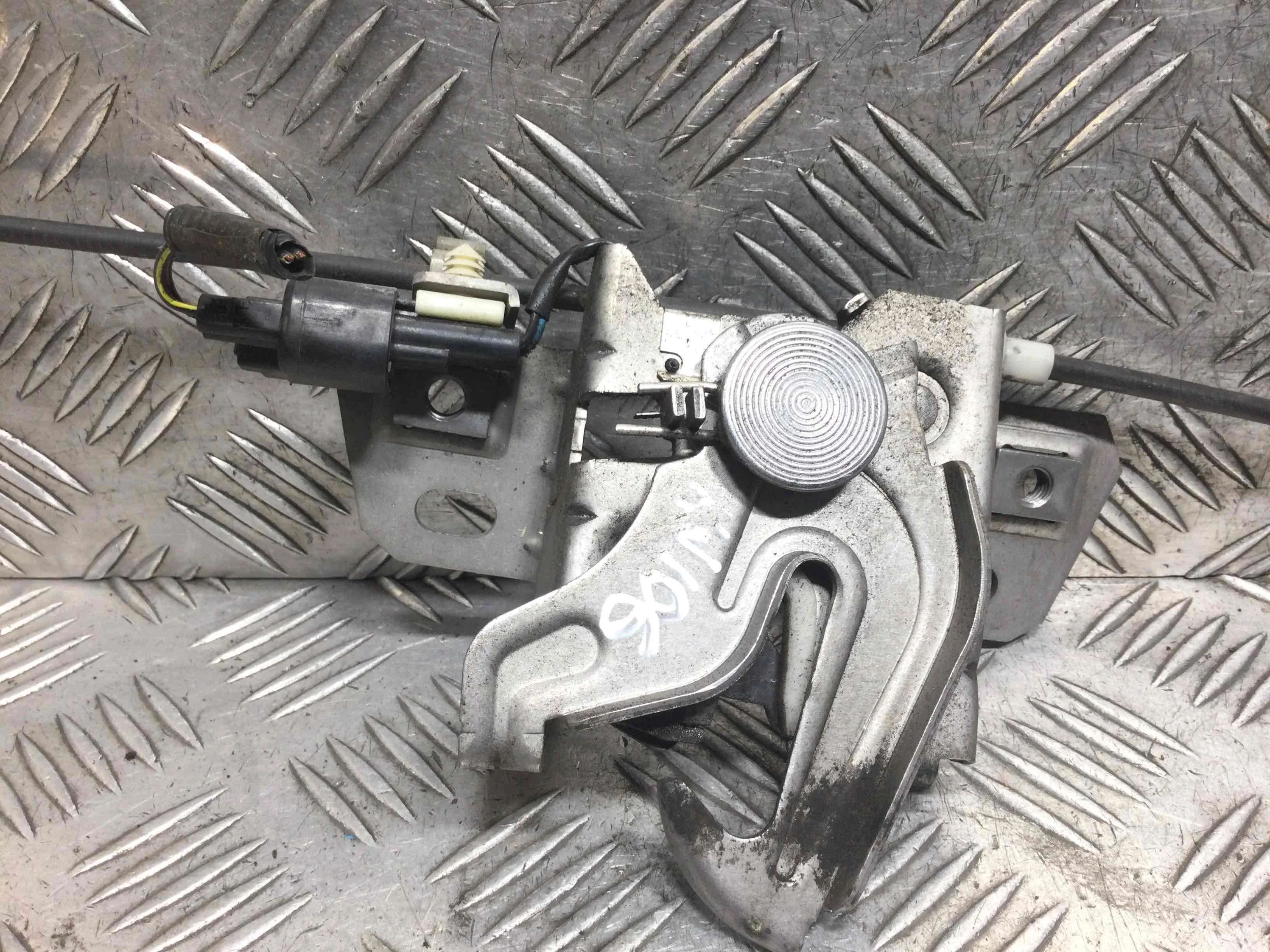 Замок капота Volvo V50 1 поколение 2003-2007 бензин 1.6   Универсал