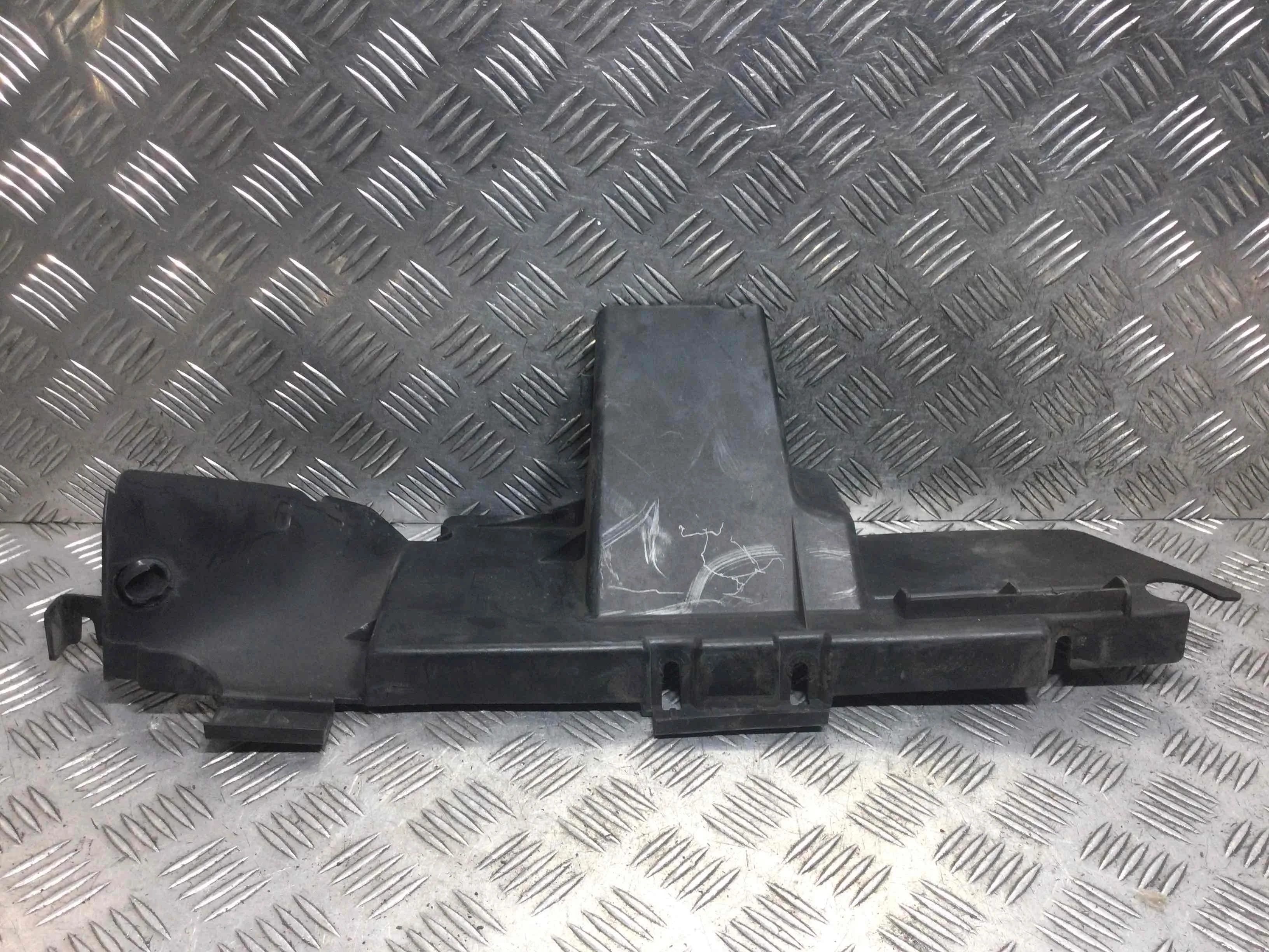 Дефлектор радиатора Volkswagen Touareg 1 поколение 2002-2007 дизель 2.5 TDI Автомат Внедорожник