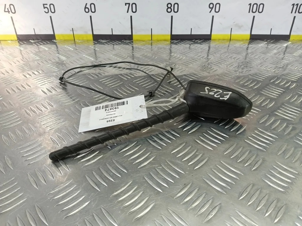 Антенна Kia Ceed ED рестайлинг (2010—2012)