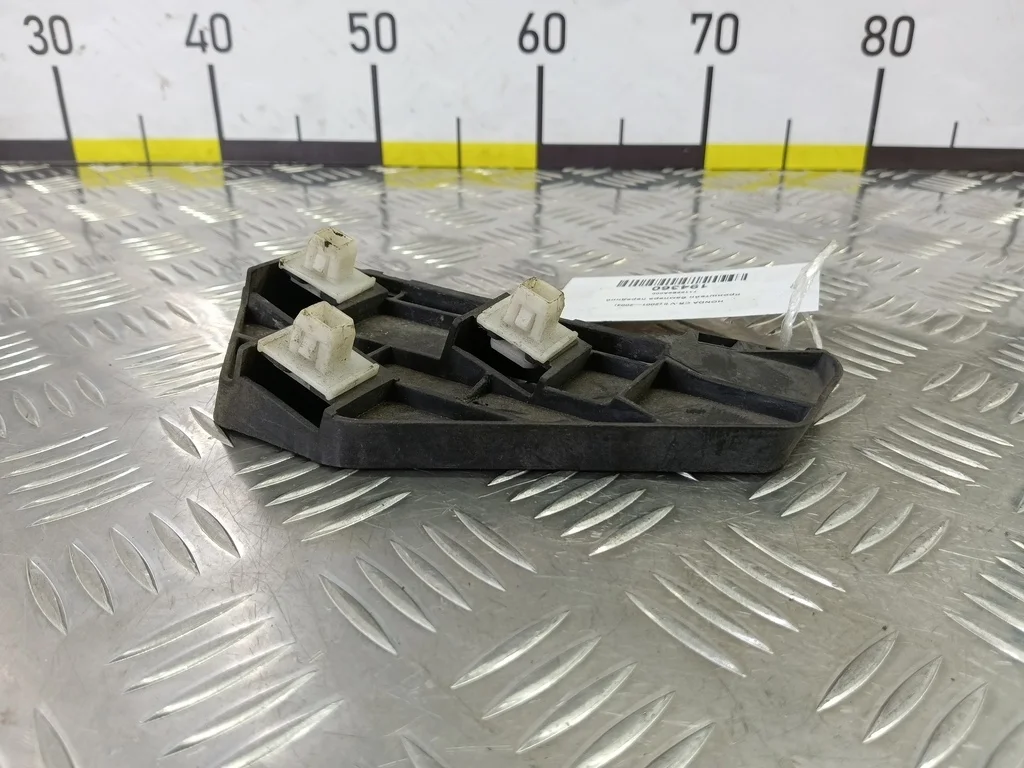 Кронштейн бампера передний HONDA CR-V II (2001—20