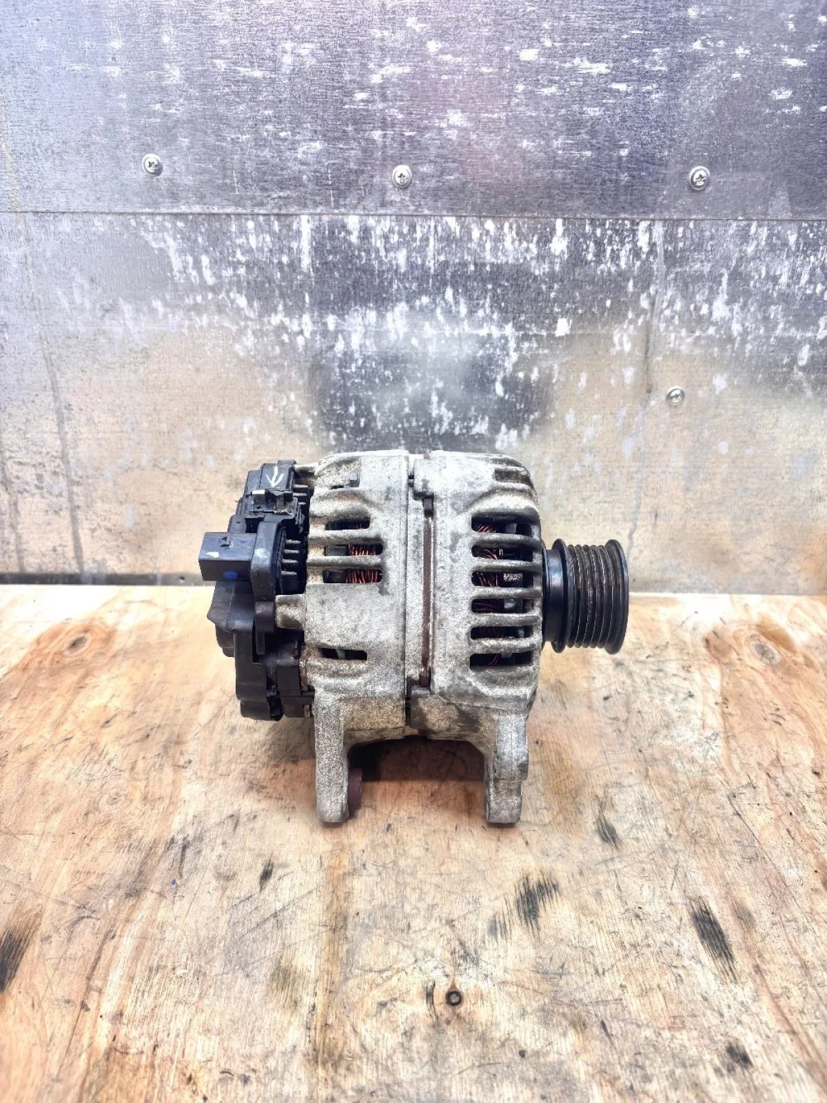 Генератор 037903025M Polo IV (2001—2005) В наличии