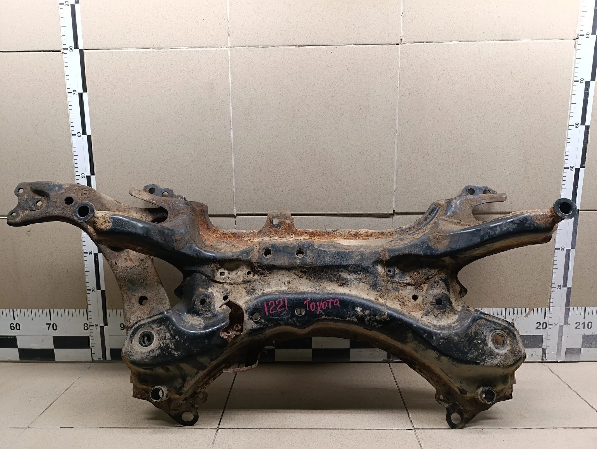 Балка подмоторная Yaris 2005-2011