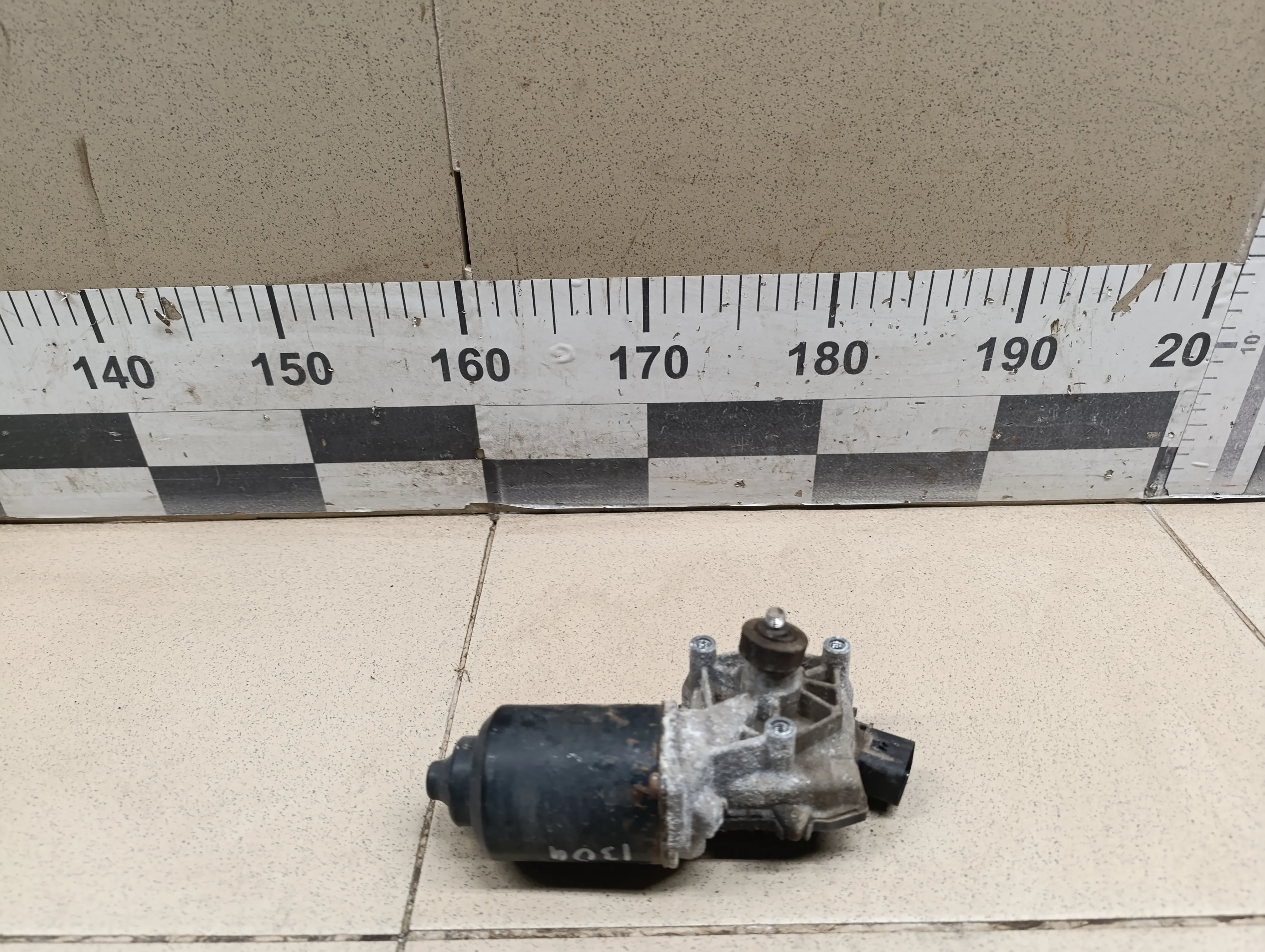 Моторчик стеклоочистителя передний Solaris 2010-2017