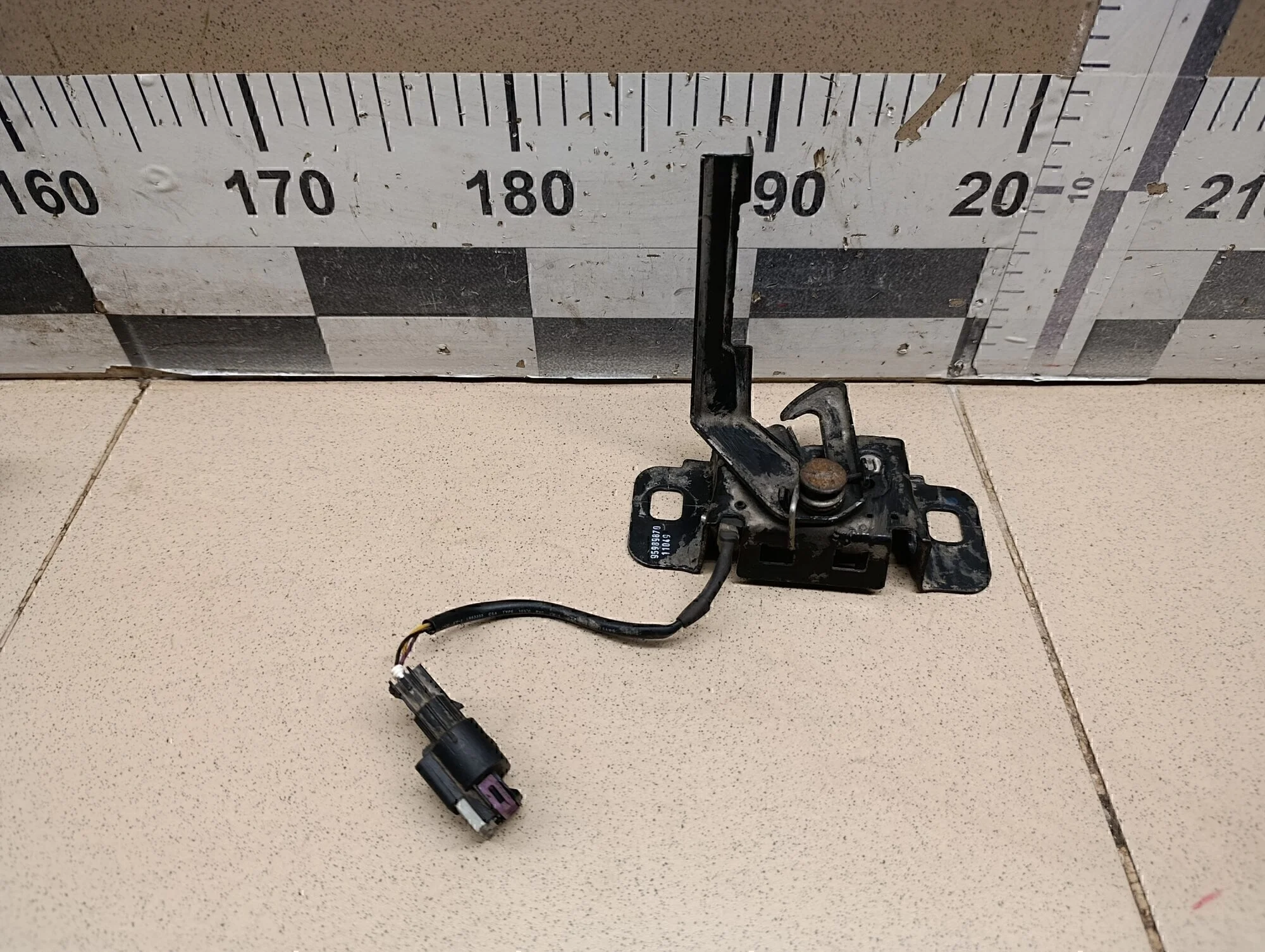 Замок капота Cruze 2009-2016