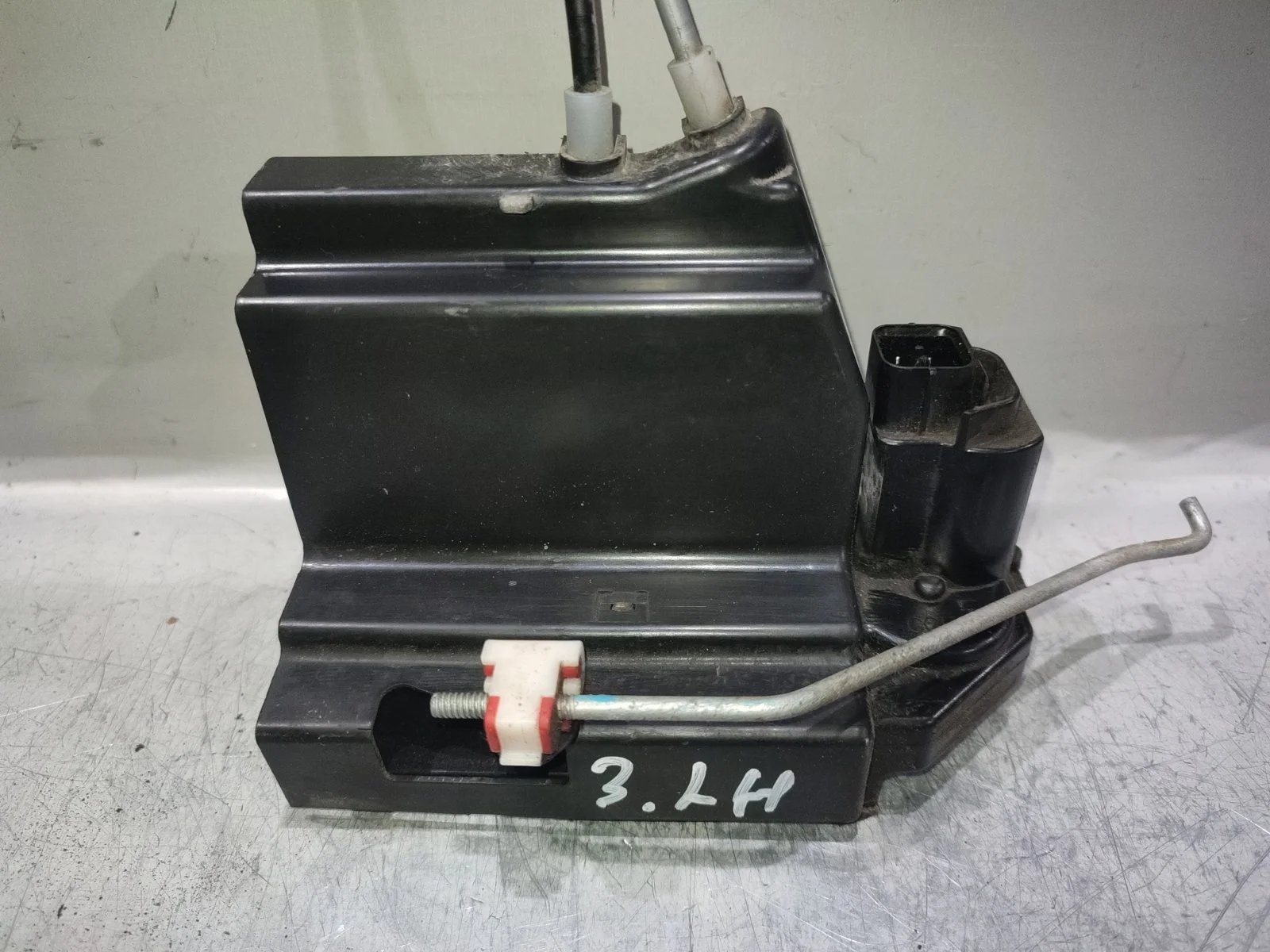 Замок двери SsangYong Kyron 2011 D130