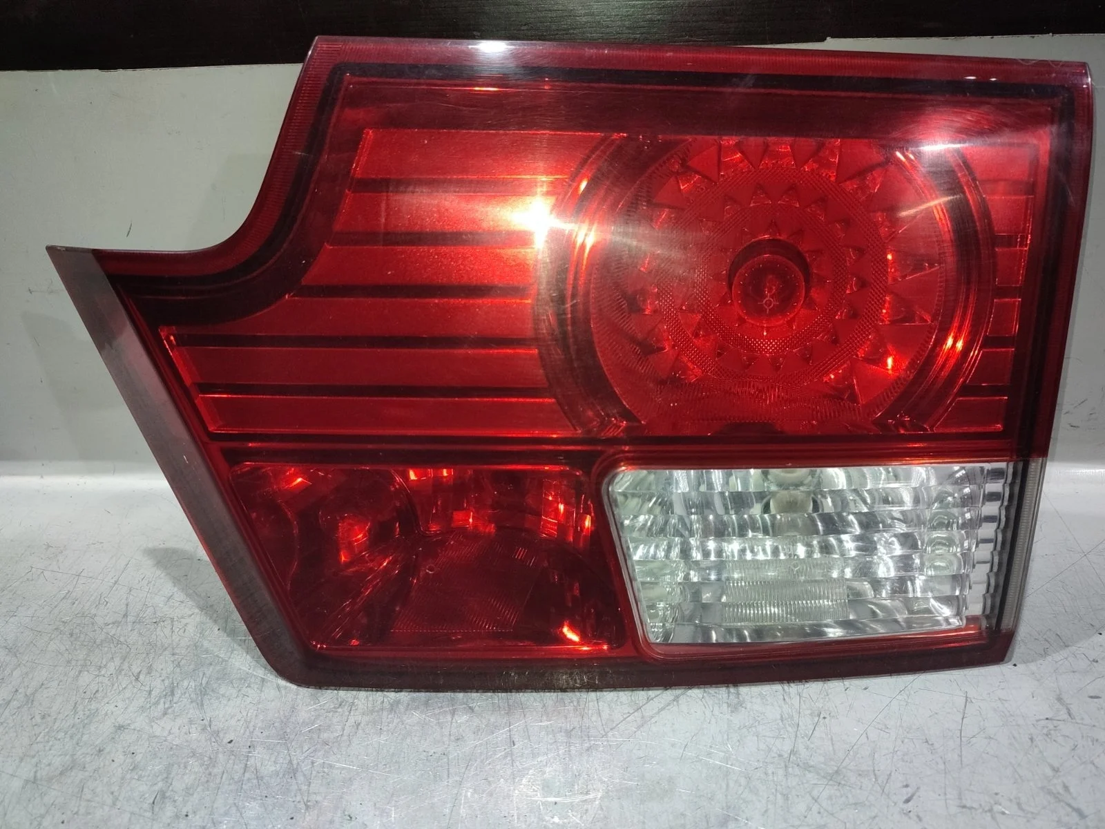 Фонарь SsangYong Kyron 2011 D130