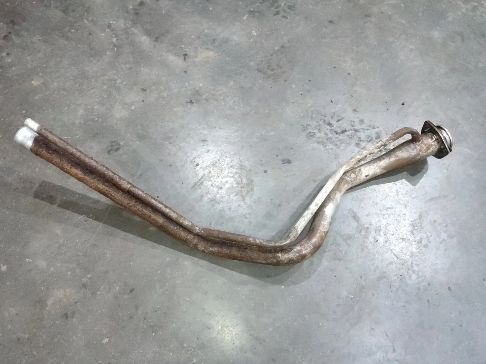 Горловина бака топливного SsangYong Rexton