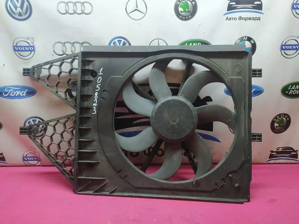 Вентилятор радиатора VW Polo 5 Fabia 2 Rapid 6R01