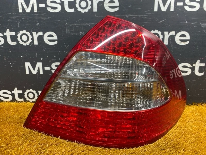 Фонарь задний Mercedes-Benz E-Class 2008 A2118202664 W211 272.922, правый