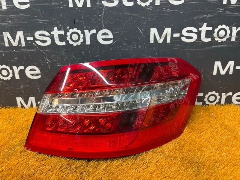Фонарь задний Mercedes-Benz E-Class 2010 A2129066901 W212 642.850, правый