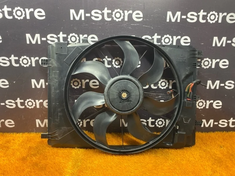 Вентилятор радиатора Mercedes-Benz Gla-Class 2014 A2465000064 X156 270.920