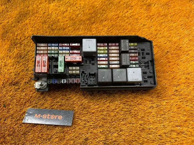 Блок предохранителей Mercedes-Benz M-Class 2006 A1645400272 W164 272.967