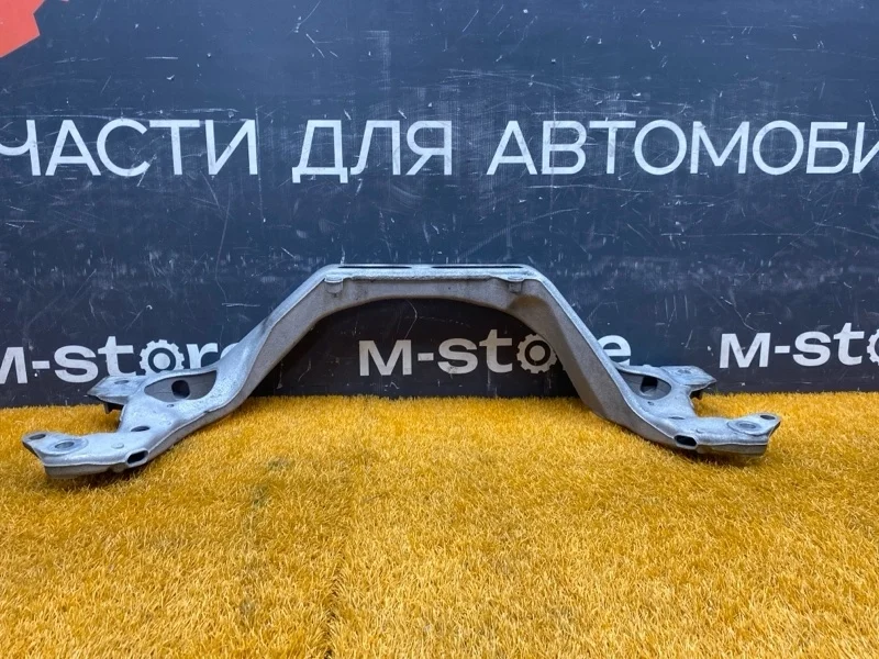 Кронштейн подушки двигателя Volkswagen Touareg 2011 7P0199207A 7P CGRA, передний