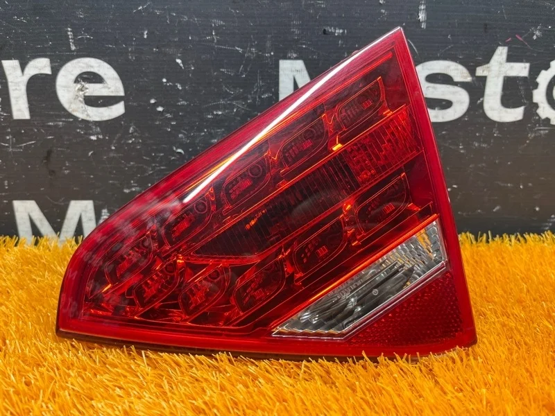 Фонарь крышки багажника Audi A5 2010 8T0945094A 8T CDN, правый