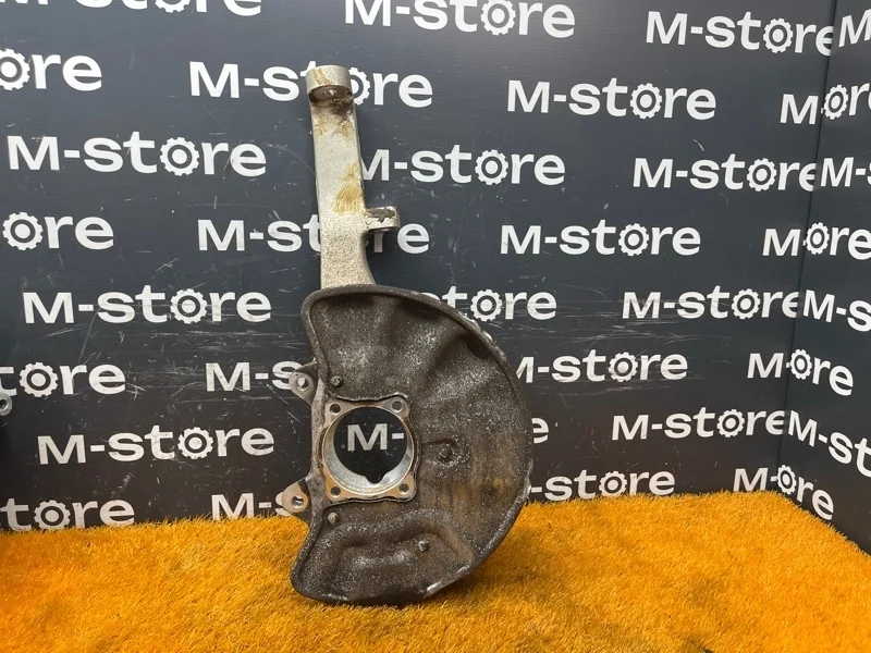 Кулак поворотный Mercedes-Benz M-Class 2012 A1663301020 W166 276.955, передний правый