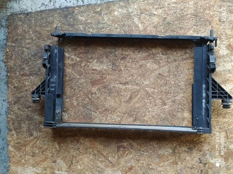 Рамка радиатора VOLVO S40 2005 MS