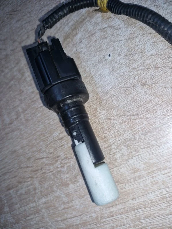 Датчик уровня volvo S40 2009 MS