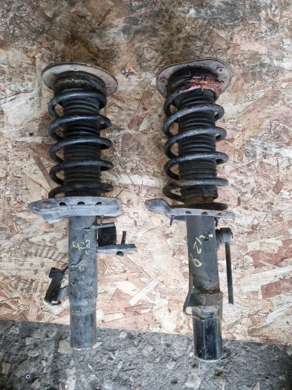 Комплект стоек Volvo S60 2011 FS