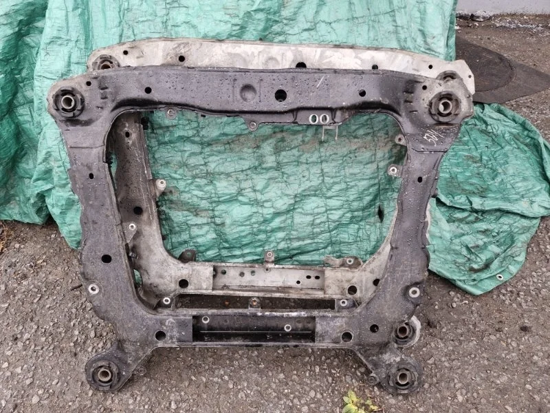 Подрамник Volvo XC70 2002 SZ