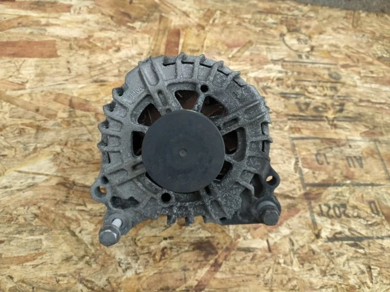 Генератор с обгонной муфтой 140а Volkswagen Passat 2013 365