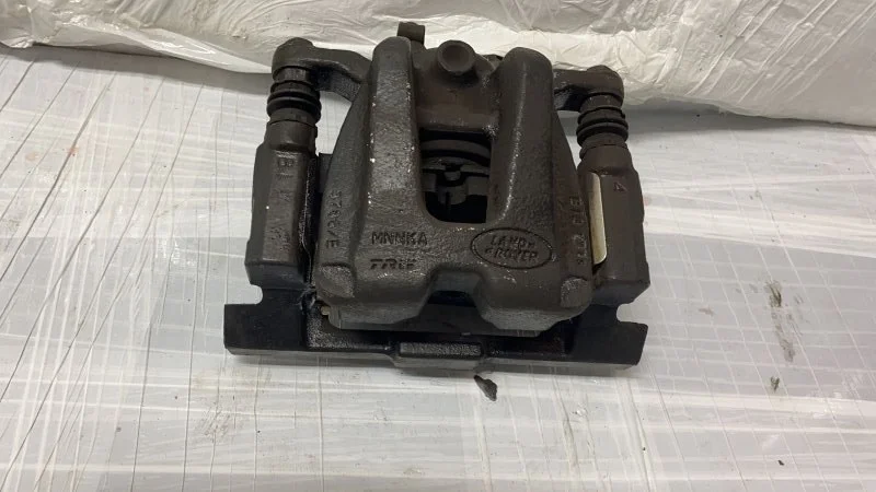 Суппорт задний правый Land Rover Range Rover Vogue