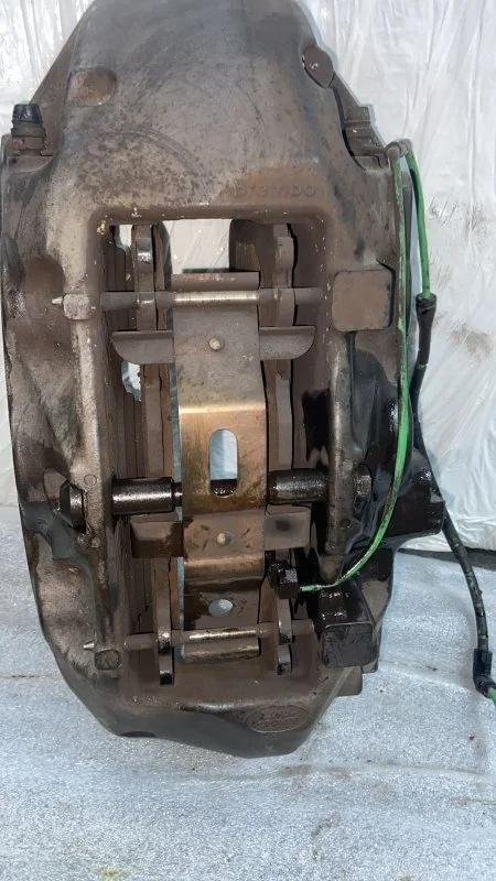 Суппорт передний левый Land Rover Range Rover