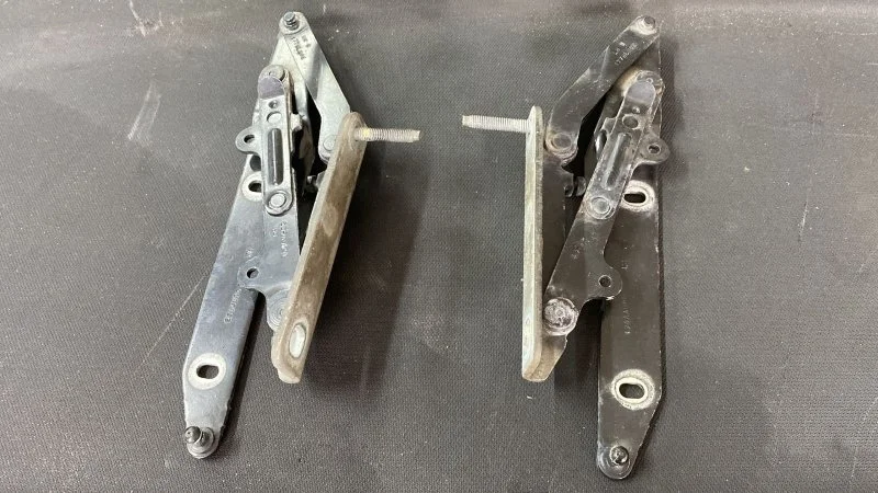 Петли капота Land Rover Range Rover Sport L320