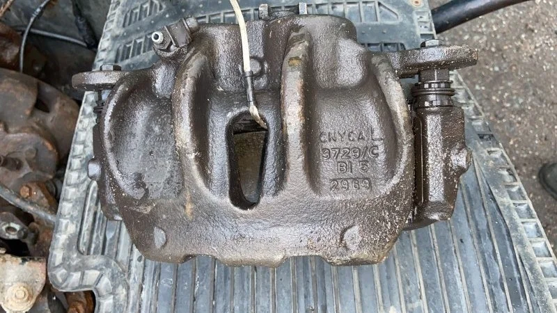 Суппорт передний Land Rover Range Rover Vogue 3