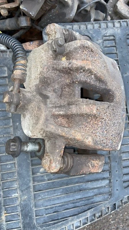 Суппорт передний Land Rover Range Rover Vogue 3